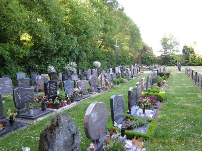 grafstenen Cuijk Hanshof 
