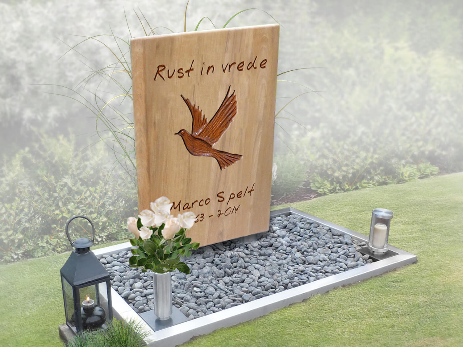 Teakhouten grafmonument met afbeelding duif