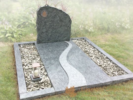 Dubbel grafmonument met ruwe steen en rivier