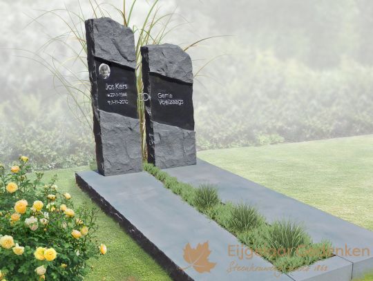 Dubbel grafmonument met ruwe zuilen