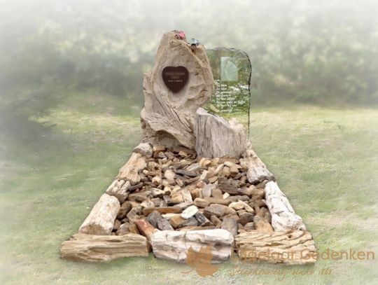 Glazen grafmonument AE21 met versteend hout