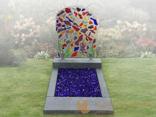 Grafmonument gekleurde glasfusion glasplaat