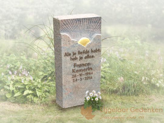 Grafmonument met decoratie natuursteen