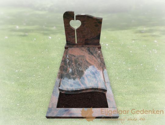 Grafmonument met hart uitsparing