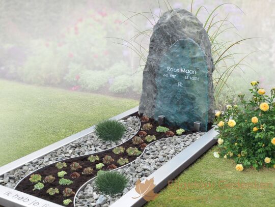 Grafmonument met ruwe steen