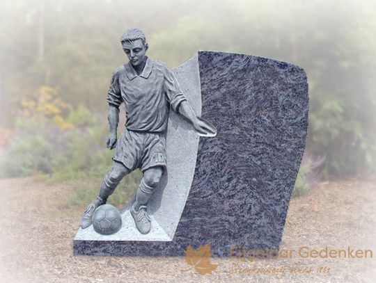 Kindermonument voetballer 025