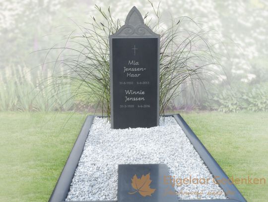 Klassiek grafmonument met fraaie details