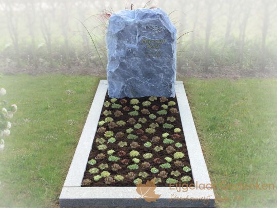 Natuurlijk grafmonument