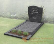 Budget golfkop grafmonument met bloemstrook foto 2