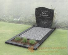 Budget golfkop grafmonument met bloemstrook foto 1