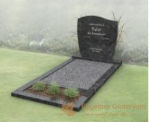Budget golfkop grafmonument met bloemstrook foto 3