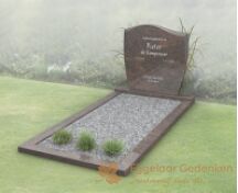 Budget grafmonument met golfkop en open gedeelte foto 2