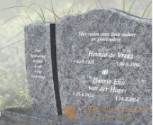 Dubbel grafmonument met driedelige letterplaat foto 3