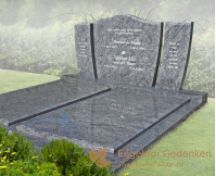 Dubbel grafmonument met driedelige letterplaat foto 1