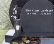 Enkel grafmonument met ronde lettersteen foto 3