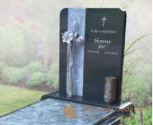 Exclusief grafmonument met bronzen grafaccessoires foto 2