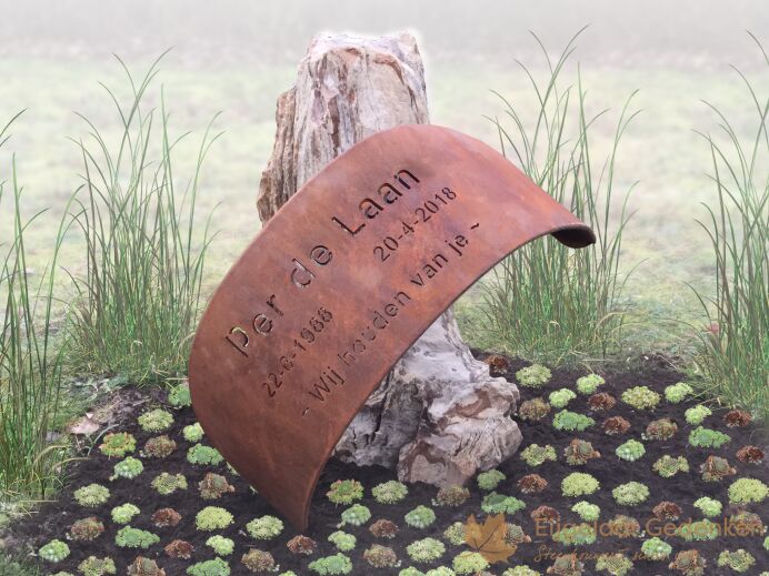 Gedenkteken cortenstaal met versteend hout foto 1