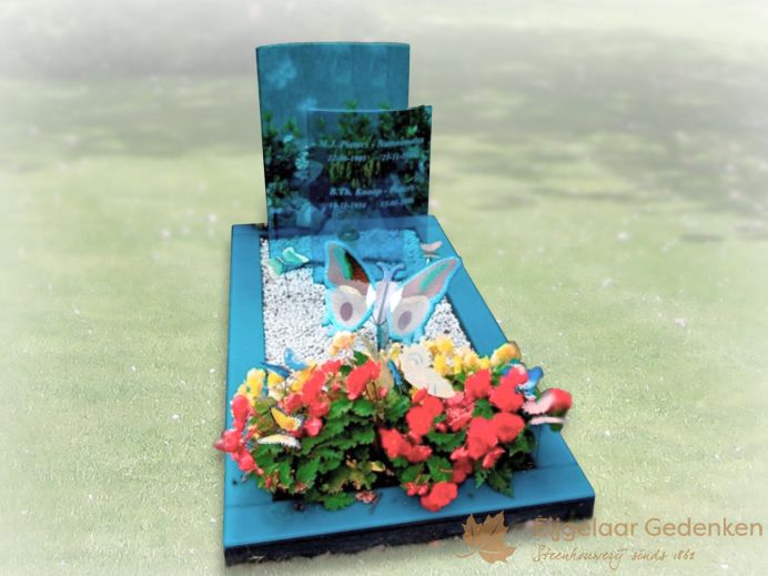 Glazen grafmonument AE19 van blauw glas foto 1