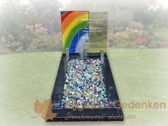 Glazen grafmonument AE42 met regenboog