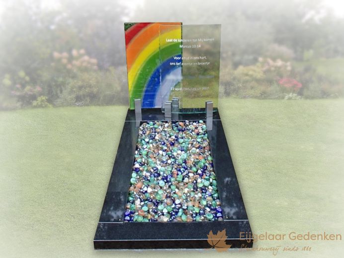 Glazen grafmonument AE42 met regenboog foto 1