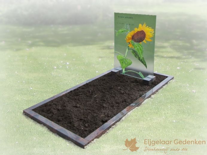 Glazen grafmonument AE47 met zonnebloem foto 1