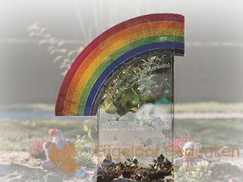 Glazen grafmonument AE63 met regenboog