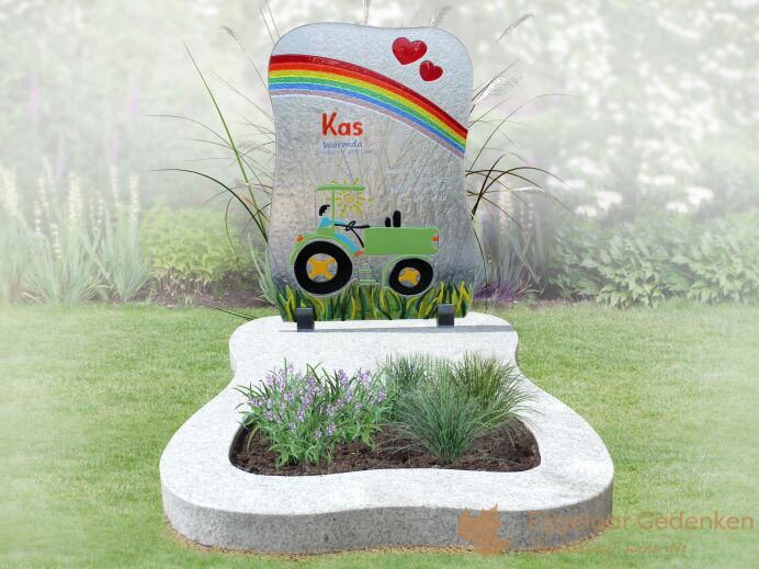 Glazen grafmonument met kindertekening foto 1