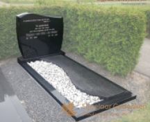 Grafmonument met golvende dekplaat model 2016-007 foto 2