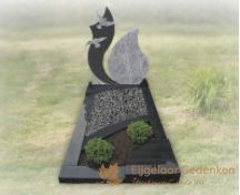 Grafmonument met traan in druppel vorm foto 1