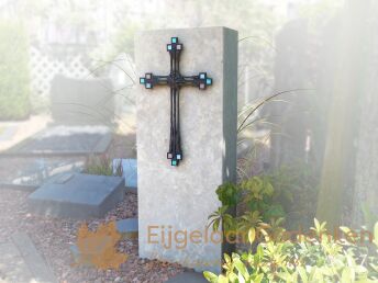 Grafsteen met kruis