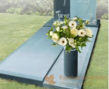 Grafsteen met opschrift op glas foto 3