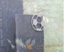 Grafsteen met voetbal van rvs foto 2