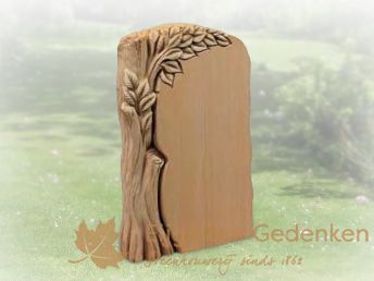 Houten grafmonument 04 met uitgehakte boom