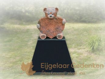 Kindergrafmonument met beertje en hartje 044