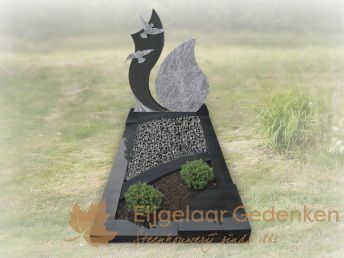 Kindergrafmonument met twee vogels 052