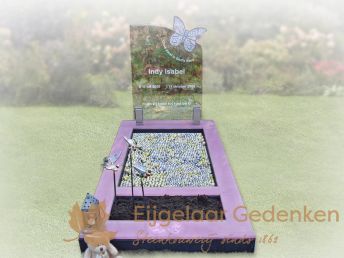 Kindergrafsteen glas met vlinder 031