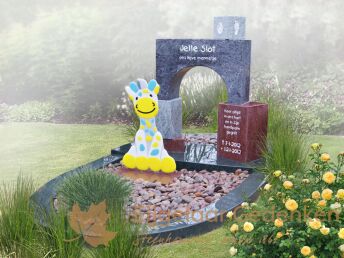 Kort kindermonument met speelblokken en giraf