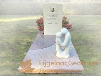 Licht grafmonument met beeld