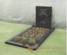 Modern budget grafmonument met bloemstrook foto 2