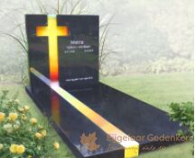Moderne grafsteen met glasfusing kruis foto 1