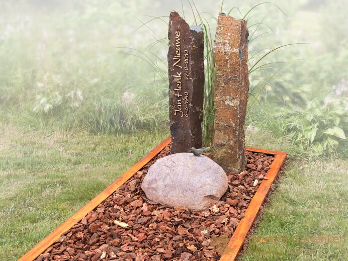 Natuurlijk zuilen grafmonument foto 1