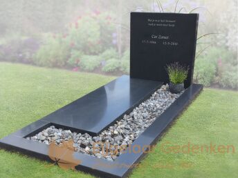 Natuursteen grafmonument rechthoekige lettersteen