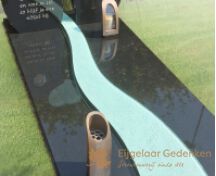 Grafmonument met hartje foto 3