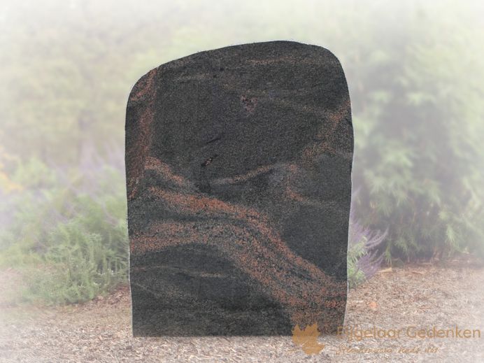 Ruwe grafsteen 03 | E080 van Aurora graniet foto 1