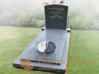 Urn op grafmonument