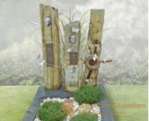 Zuilen grafmonument met leisteen omranding foto 3