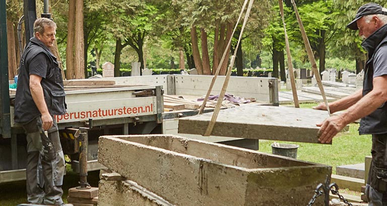 bijbegraven en bijbeletteren grafmonumenten